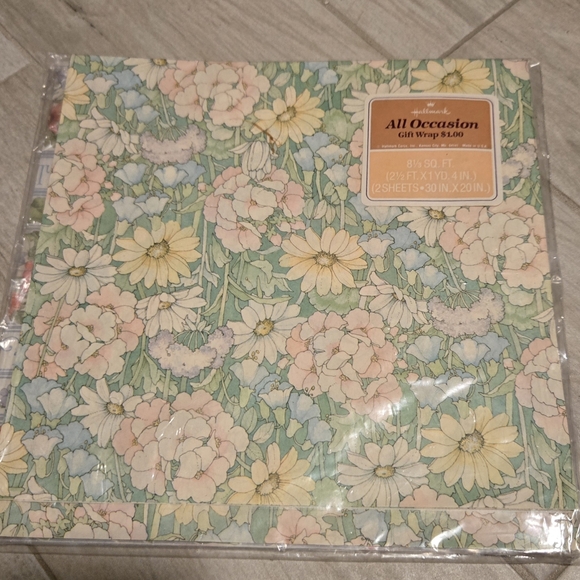 Vintage Wrapping Paper Lot of 4 Gift Wrap Hallmark 8 Sheets 70s All Occasions - Picture 5 of 5